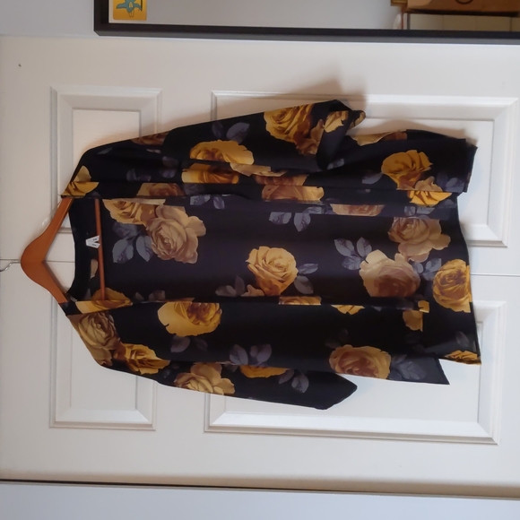 Love, Finn floral Kimono from PLENTY, size Medium - Picture 2 of 2